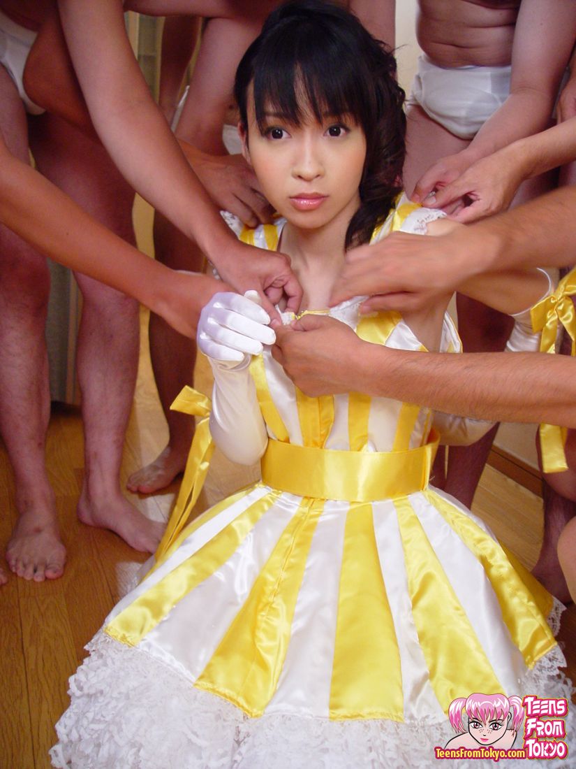 Japanese Av Idol Bukkake - Japanese teen bukkake porn